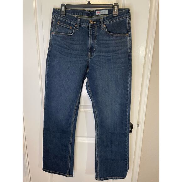 Wrangler Mens 30x32 relaxed boot cut jeans NWOT - Picture 1 of 5